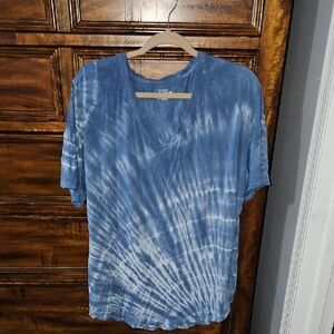 Time And TRU Sz XXL (20). Blue Tie Dye Short Sleeve Top!